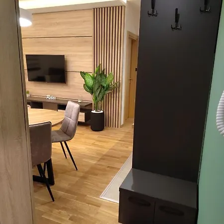 Pinora, Bazen&spa Apartment