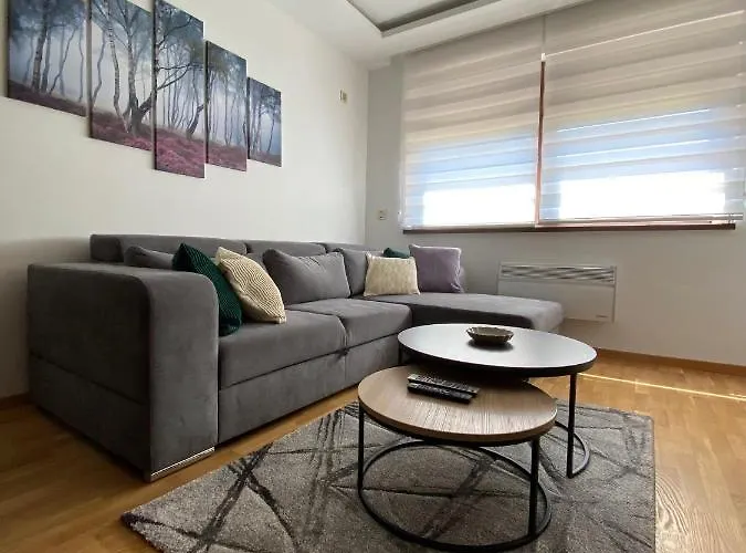 Pinora, Bazen&spa Apartman *